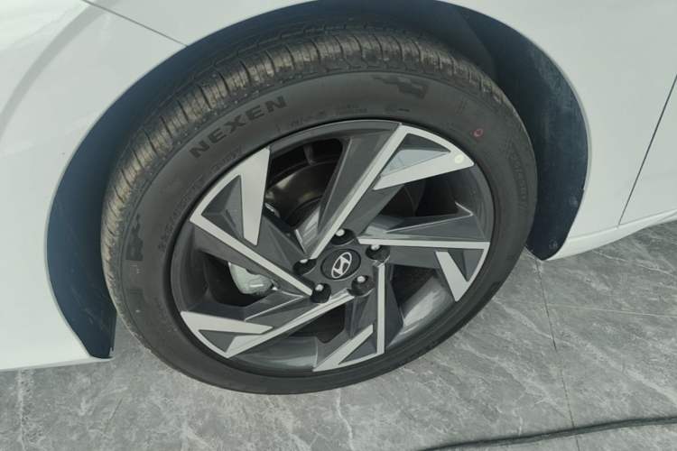 Used Hyundai Elantra 2023 1.5L CVT GLX Elite Edition Left Front Wheel Hub