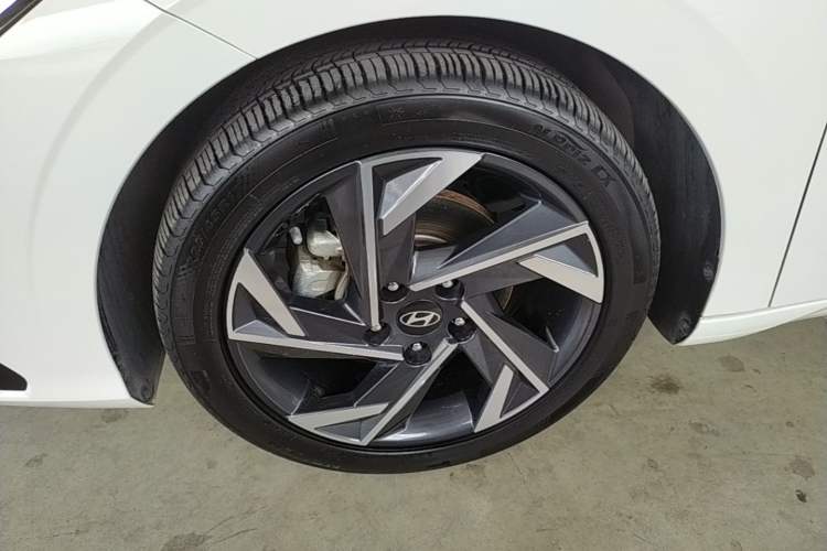 Used Hyundai Elantra 2023 1.5L CVT GLX Elite Edition Left Front Wheel Hub