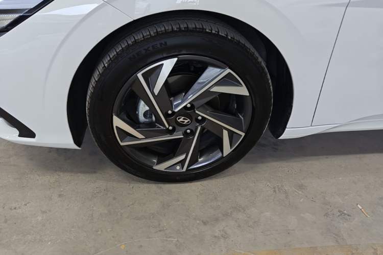Used Hyundai Elantra 2023 1.5L CVT GLX Elite Edition Left Front Wheel Hub