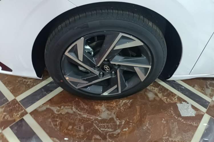 Used Hyundai Elantra 2023 1.5L CVT GLX Elite Edition Left Front Wheel Hub
