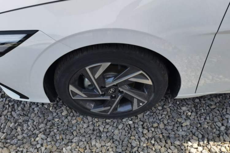 Used Hyundai Elantra 2023 1.5L CVT GLX Elite Edition Left Front Wheel Hub