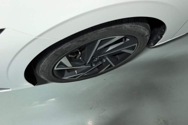 Used Hyundai Elantra 2023 1.5L CVT GLX Elite Edition Left Front Wheel Hub