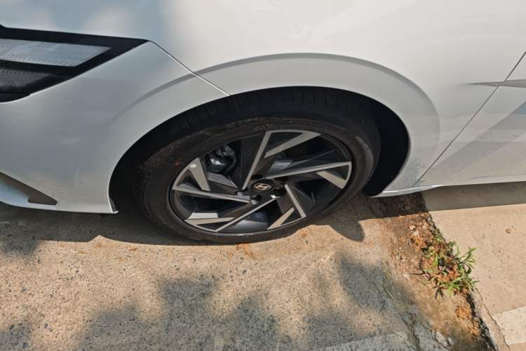 Used Hyundai Elantra 2023 1.5L CVT GLX Elite Edition Left Front Wheel Hub