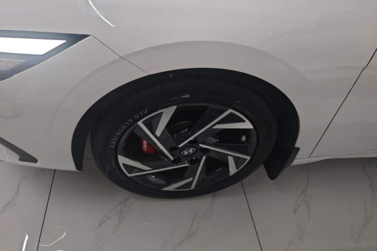 Used Hyundai Elantra 2023 1.5L CVT GLX Elite Edition Left Front Wheel Hub