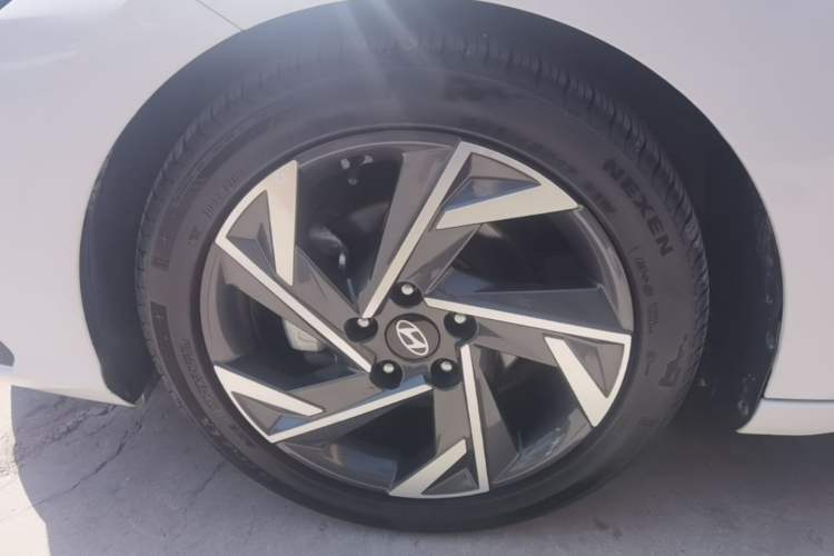 Used Hyundai Elantra 2023 1.5L CVT LUX Prestige Edition Left Front Wheel Hub