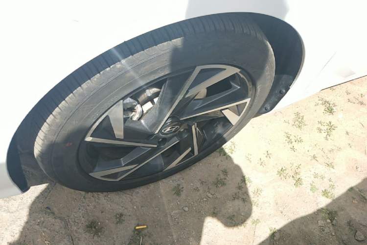 Used Hyundai Elantra 2023 1.5L CVT GLX Elite Edition Left Front Wheel Hub