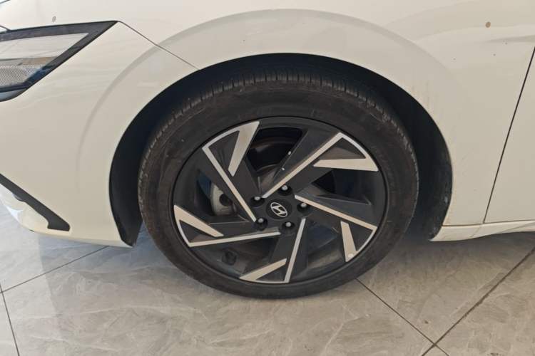 Used Hyundai Elantra 2023 1.5L CVT GLX Elite Edition Left Front Wheel Hub