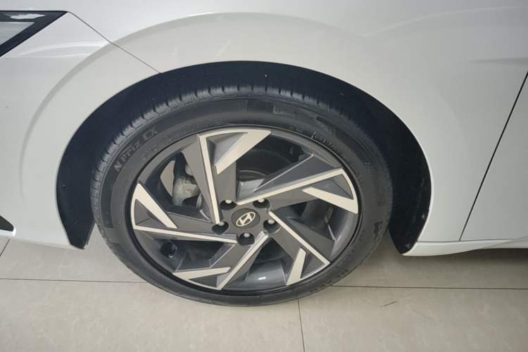 Used Hyundai Elantra 2023 1.5L CVT LUX Prestige Edition Left Front Wheel Hub
