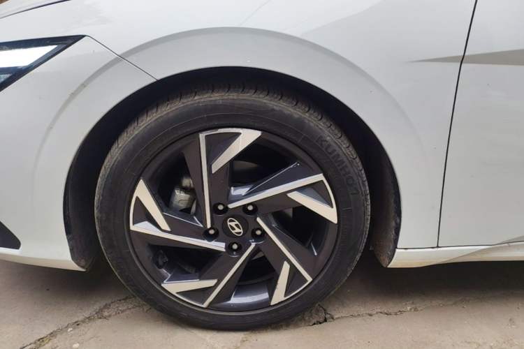 Used Hyundai Elantra 2023 1.5L CVT GLX Elite Edition Left Front Wheel Hub