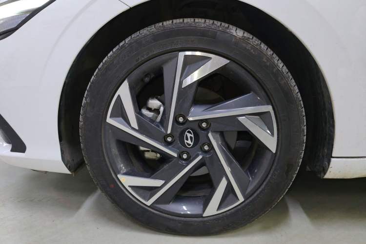 Used Hyundai Elantra 2023 1.5L CVT GLX Elite Edition Left Front Wheel Hub