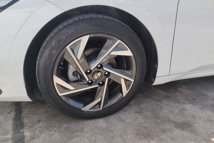 Used Hyundai Elantra 2023 1.5L CVT GLX Elite Edition Left Front Wheel Hub