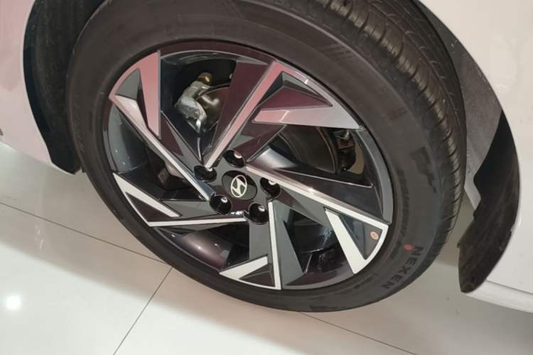 Used Hyundai Elantra 2023 1.5L CVT GLX Elite Edition Left Front Wheel Hub