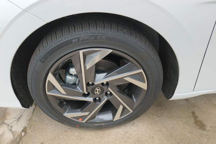 Used Hyundai Elantra 2023 1.5L CVT GLX Elite Edition Left Front Wheel Hub