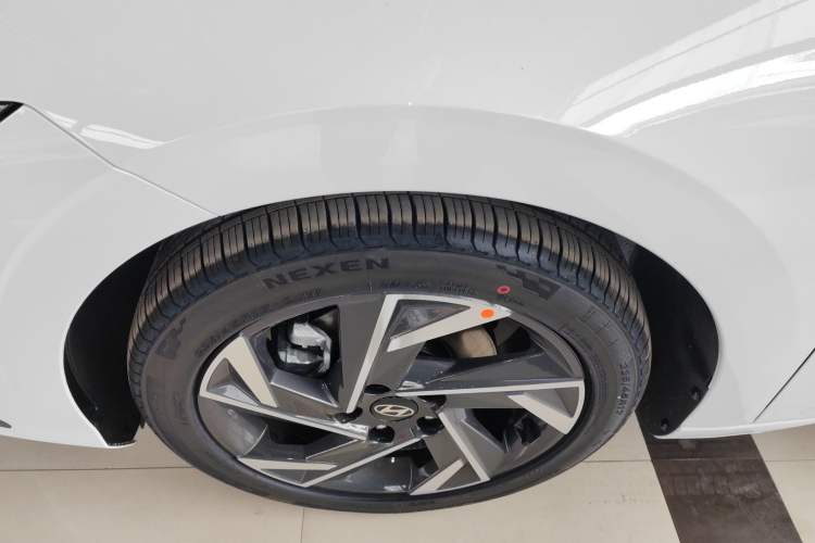 Used Hyundai Elantra 2023 1.5L CVT GLX Elite Edition Left Front Wheel Hub