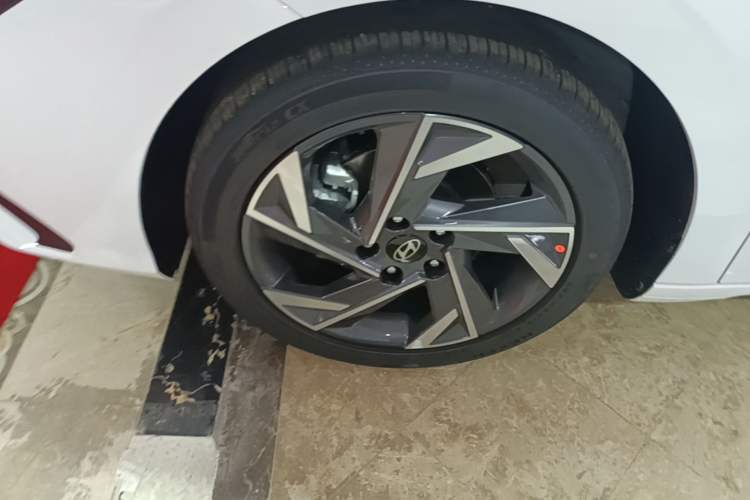 Used Hyundai Elantra 2023 1.5L CVT GLX Elite Edition Left Front Wheel Hub