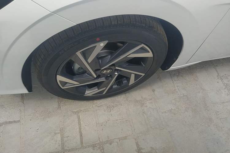Used Hyundai Elantra 2023 1.5L CVT GLX Elite Edition Left Front Wheel Hub