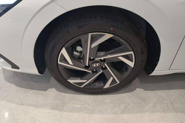 Used Hyundai Elantra 2023 1.5L CVT GLX Elite Edition Left Front Wheel Hub