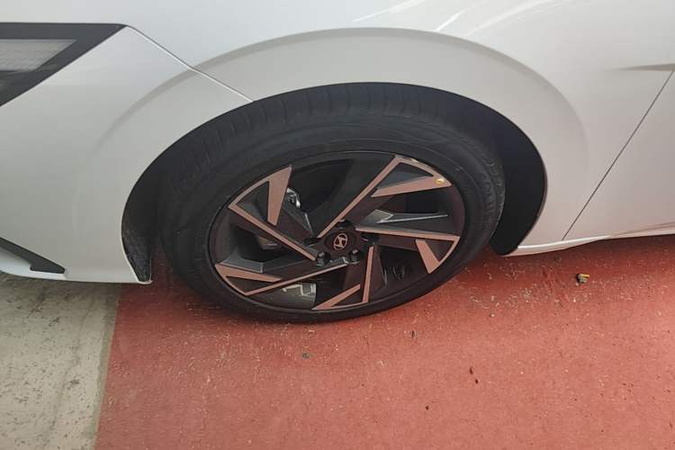 Used Hyundai Elantra 2023 1.5L CVT GLX Elite Edition Left Front Wheel Hub