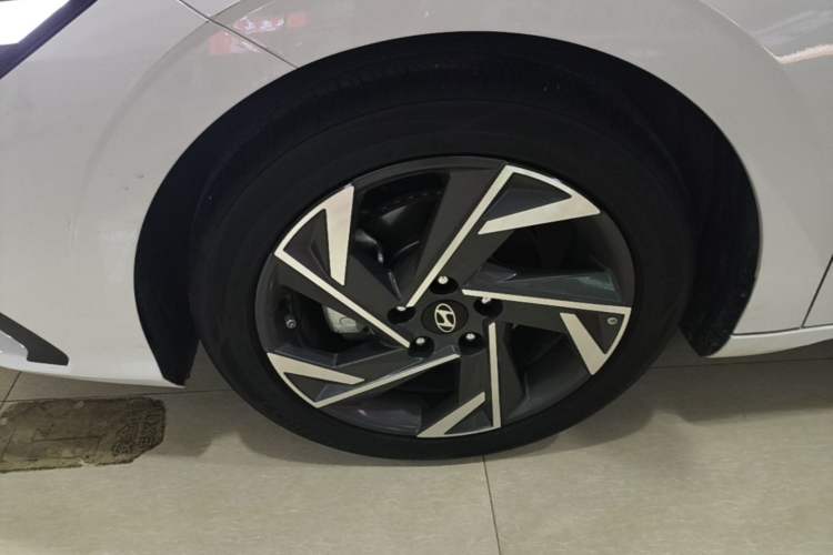 Used Hyundai Elantra 2023 1.5L CVT GLX Elite Edition Left Front Wheel Hub