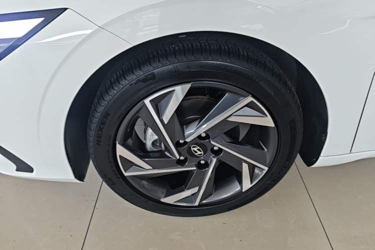 Used Hyundai Elantra 2023 1.5L CVT GLX Elite Edition Left Front Wheel Hub