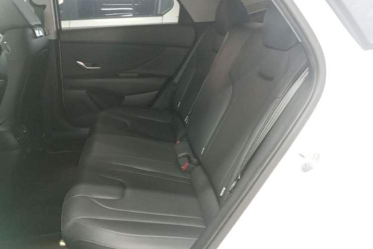 Used Hyundai Elantra 2023 1.5L CVT LUX Prestige Edition Left Rear Seat