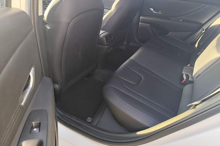 Used Hyundai Elantra 2023 1.5L CVT GLX Elite Edition Left Rear Seat