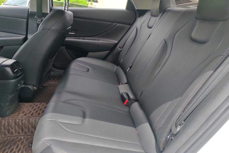 Used Hyundai Elantra 2023 1.5L CVT LUX Prestige Edition Left Rear Seat