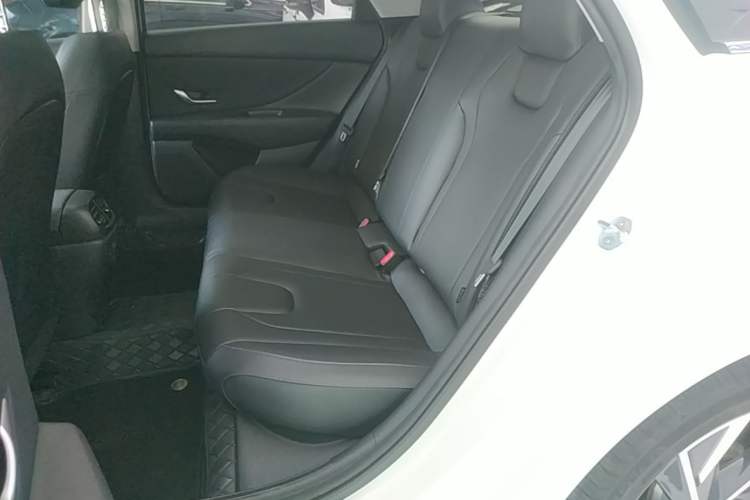 Used Hyundai Elantra 2023 1.5L CVT LUX Prestige Edition Left Rear Seat