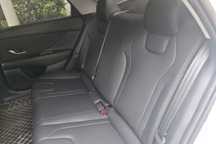 Used Hyundai Elantra 2023 1.5L CVT LUX Prestige Edition Left Rear Seat