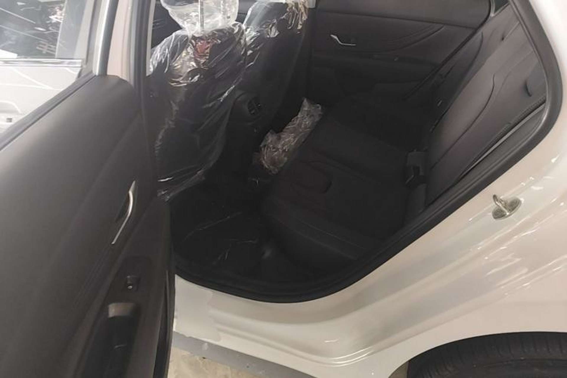 Used Hyundai Elantra 2023 1.5L CVT LUX Prestige Edition Left Rear Seat