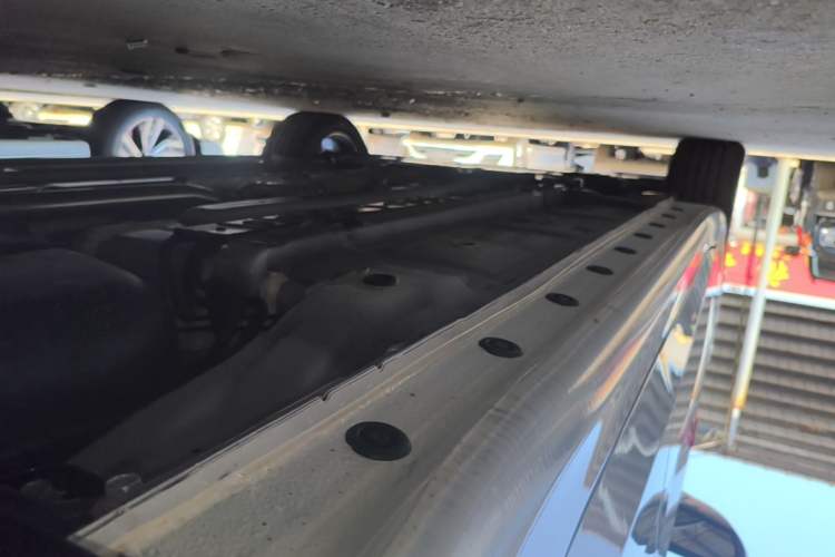 Used Hyundai Elantra 2023 1.5L CVT GLX Elite Edition Left Side Sill
