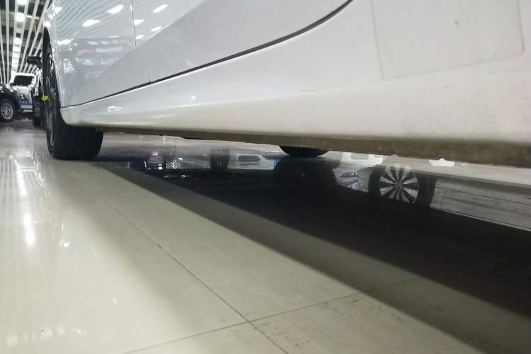 Used Hyundai Elantra 2023 1.5L CVT GLX Elite Edition Left Side Sill