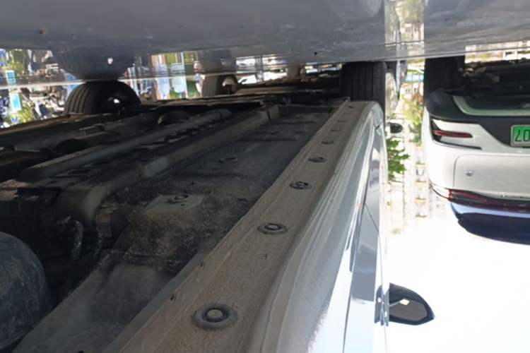 Used Hyundai Elantra 2023 1.5L CVT LUX Prestige Edition Left Side Sill