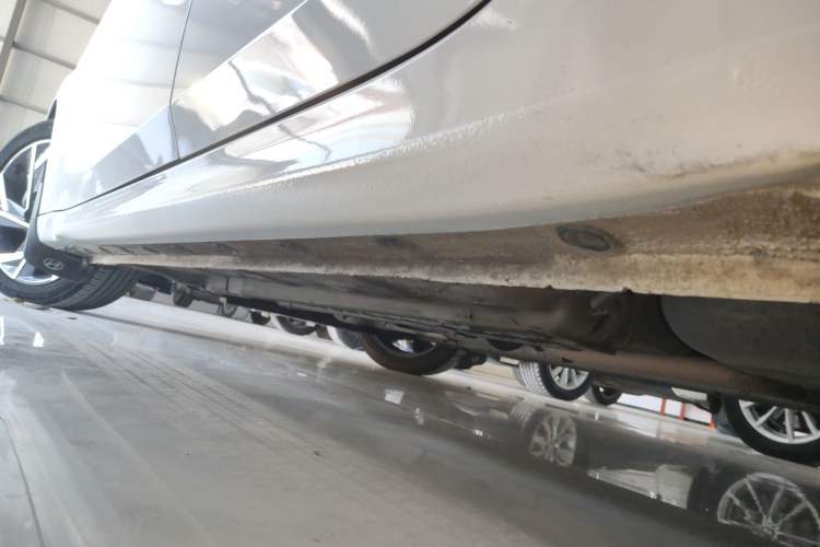 Used Hyundai Elantra 2023 1.5L CVT LUX Prestige Edition Left Side Sill