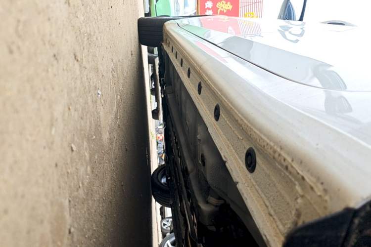 Used Hyundai Elantra 2023 1.5L CVT GLX Elite Edition Left Side Sill