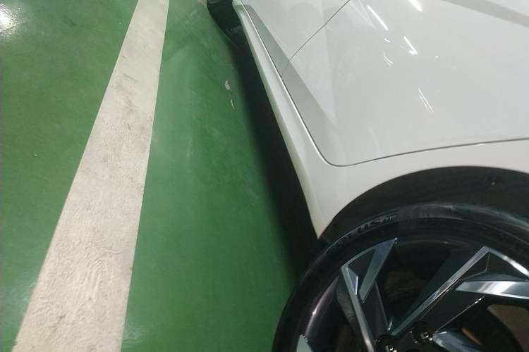 Used Hyundai Elantra 2023 1.5L CVT GLX Elite Edition Left Side Sill