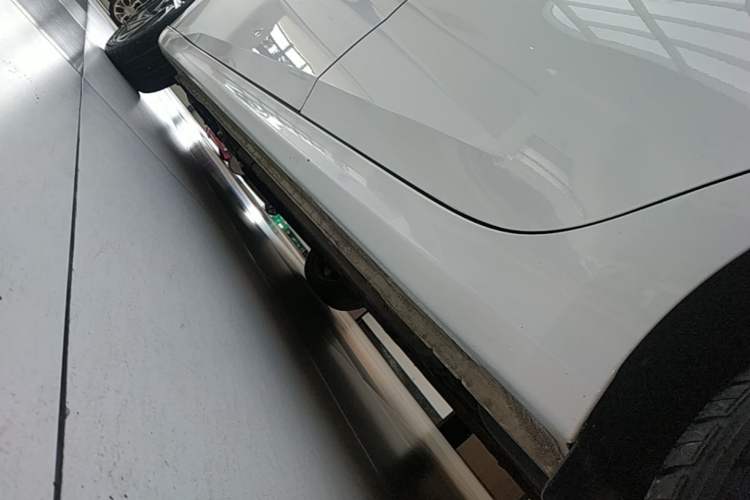 Used Hyundai Elantra 2023 1.5L CVT GLX Elite Edition Left Side Sill