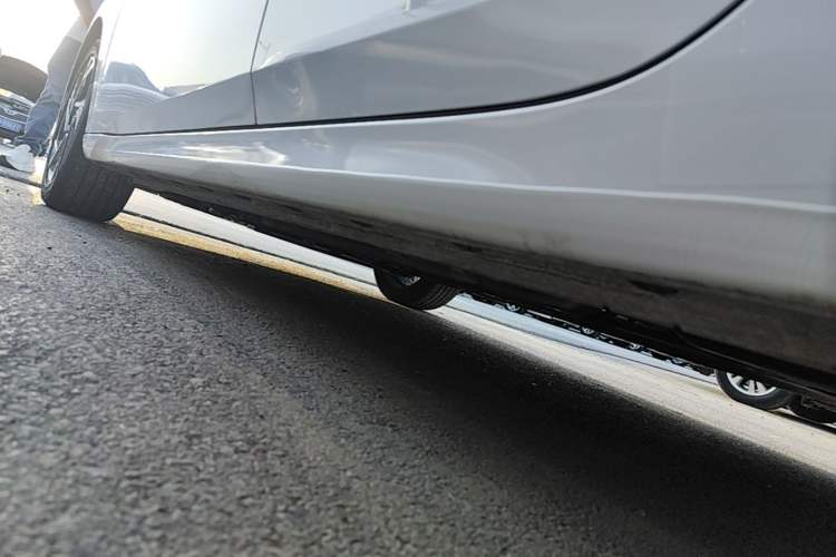 Used Hyundai Elantra 2023 1.5L CVT GLX Elite Edition Left Side Sill