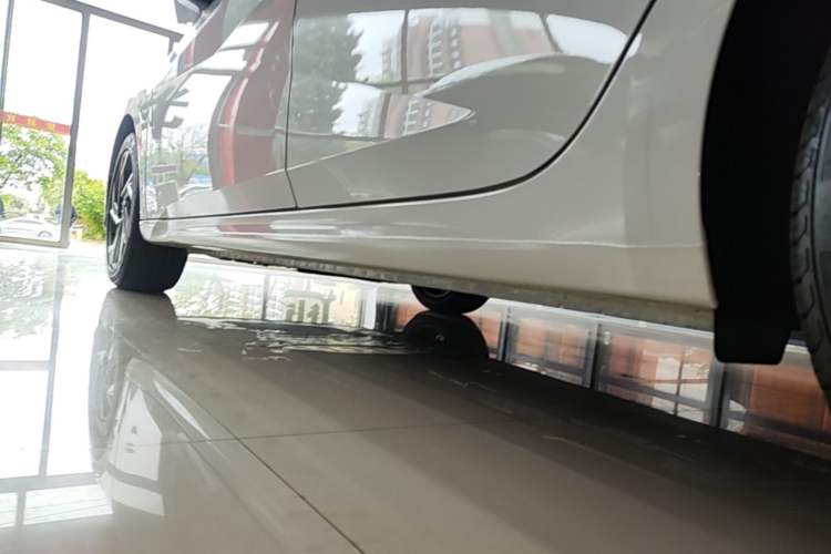 Used Hyundai Elantra 2023 1.5L CVT GLX Elite Edition Left Side Sill