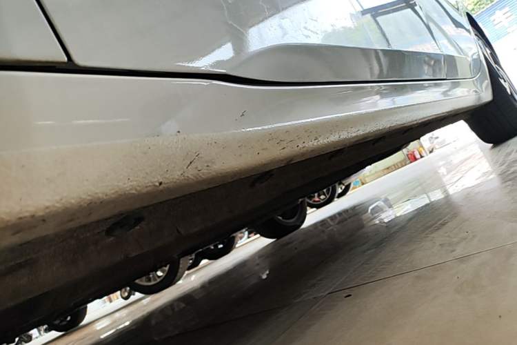 Used Hyundai Elantra 2023 1.5L CVT LUX Prestige Edition Left Side Sill