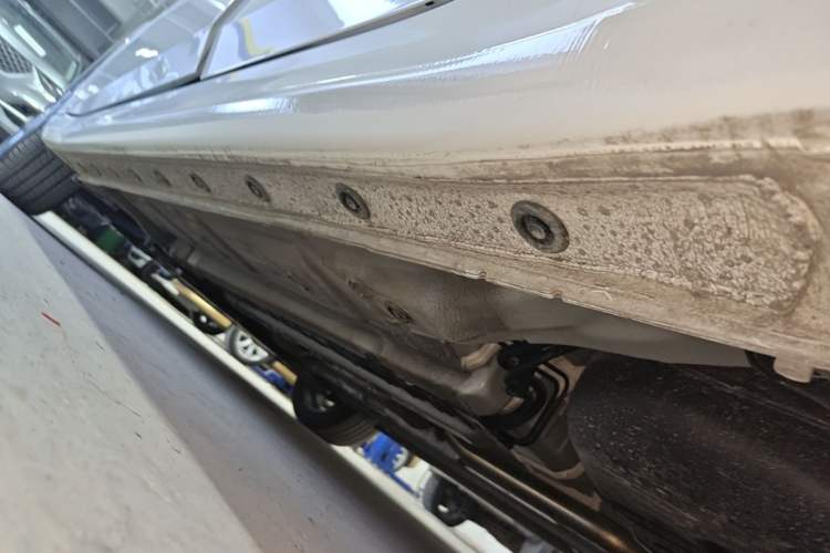 Used Hyundai Elantra 2023 1.5L CVT GLX Elite Edition Left Side Sill