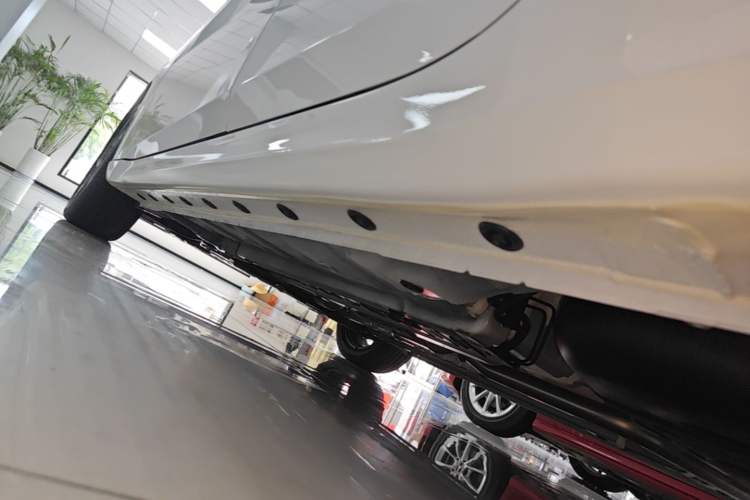 Used Hyundai Elantra 2023 1.5L CVT GLX Elite Edition Left Side Sill