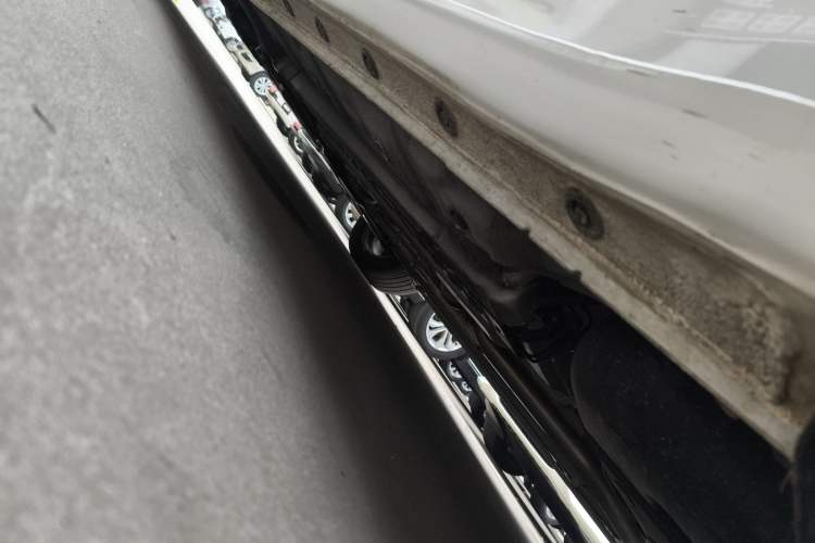 Used Hyundai Elantra 2023 1.5L CVT GLX Elite Edition Left Side Sill