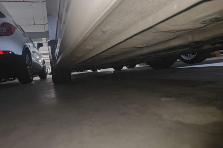 Used Hyundai Elantra 2023 1.5L CVT GLX Elite Edition Left Side Sill