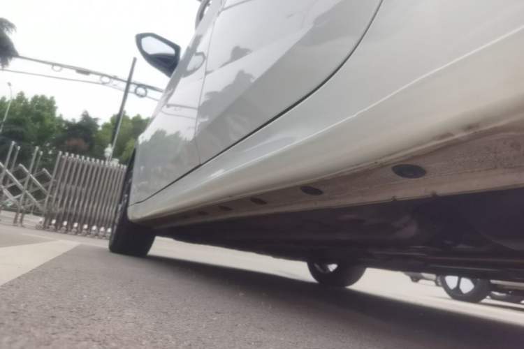Used Hyundai Elantra 2023 1.5L CVT LUX Prestige Edition Left Side Sill
