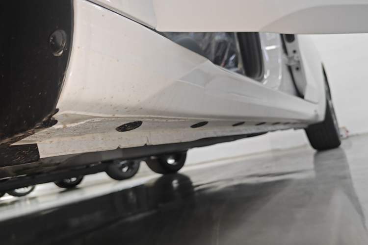 Used Hyundai Elantra 2023 1.5L CVT GLX Elite Edition Left Side Sill