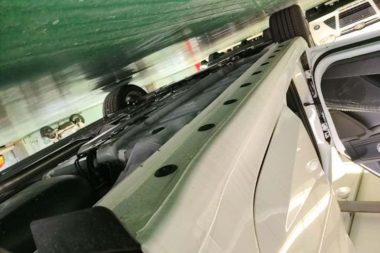 Used Hyundai Elantra 2023 1.5L CVT GLX Elite Edition Left Side Sill
