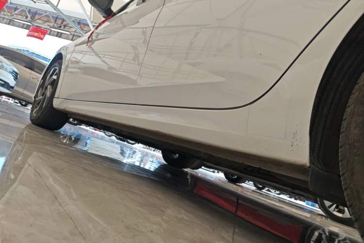 Used Hyundai Elantra 2023 1.5L CVT GLX Elite Edition Left Side Sill