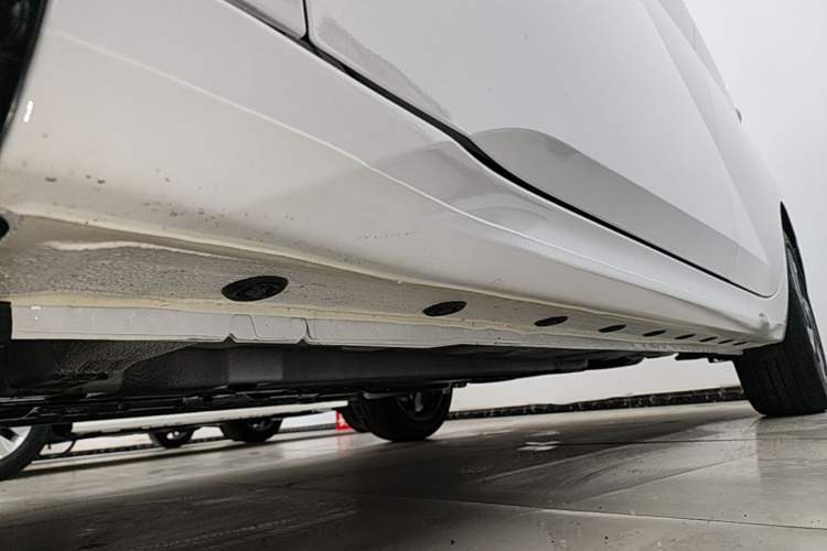 Used Hyundai Elantra 2023 1.5L CVT GLX Elite Edition Left Side Sill