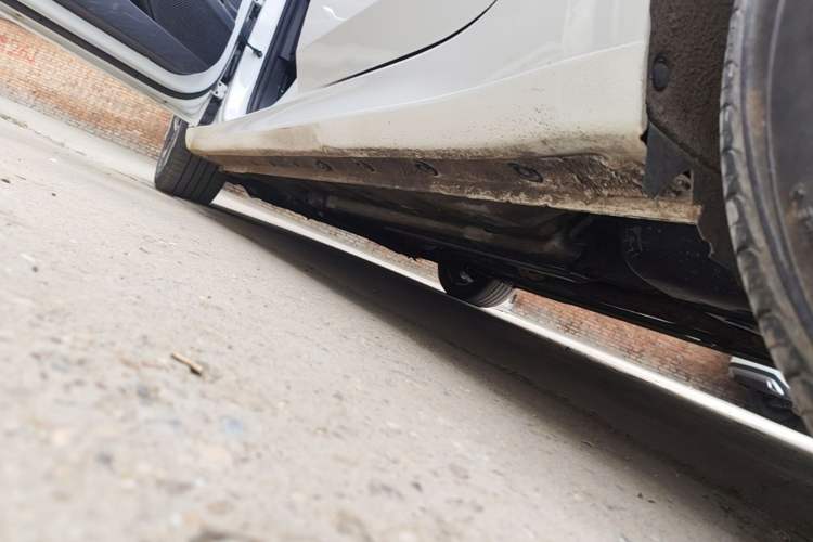 Used Hyundai Elantra 2023 1.5L CVT GLX Elite Edition Left Side Sill